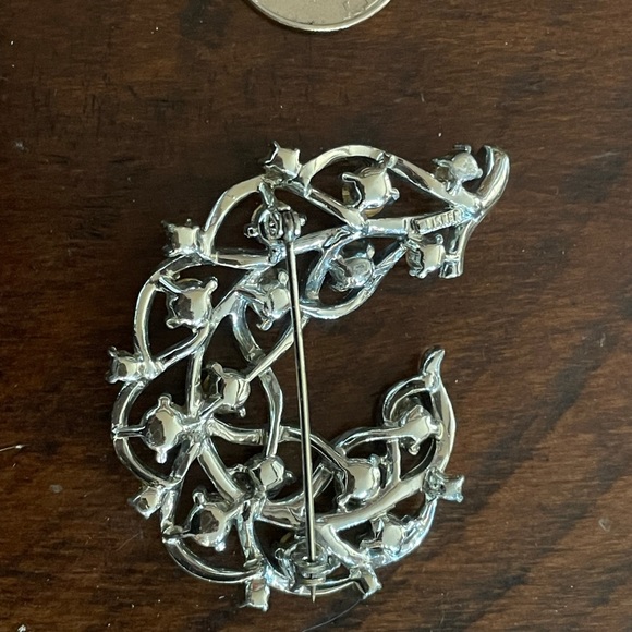Vintage LISNER crystal silver tone metal leaves/bouquet brooch pin - Picture 3 of 4